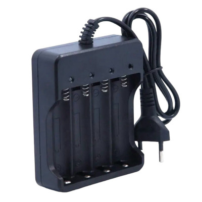 Зарядний пристрій для акумуляторів 18650 MS-204A на 4 слоти з вилкою